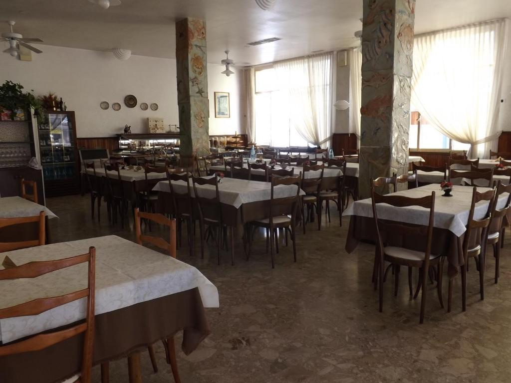 Hotel Victory Cesenatico Extérieur photo