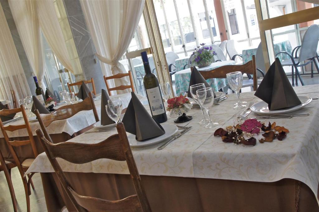 Hotel Victory Cesenatico Extérieur photo