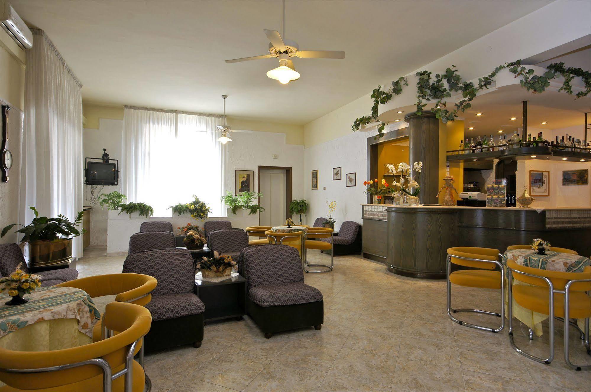 Hotel Victory Cesenatico Extérieur photo
