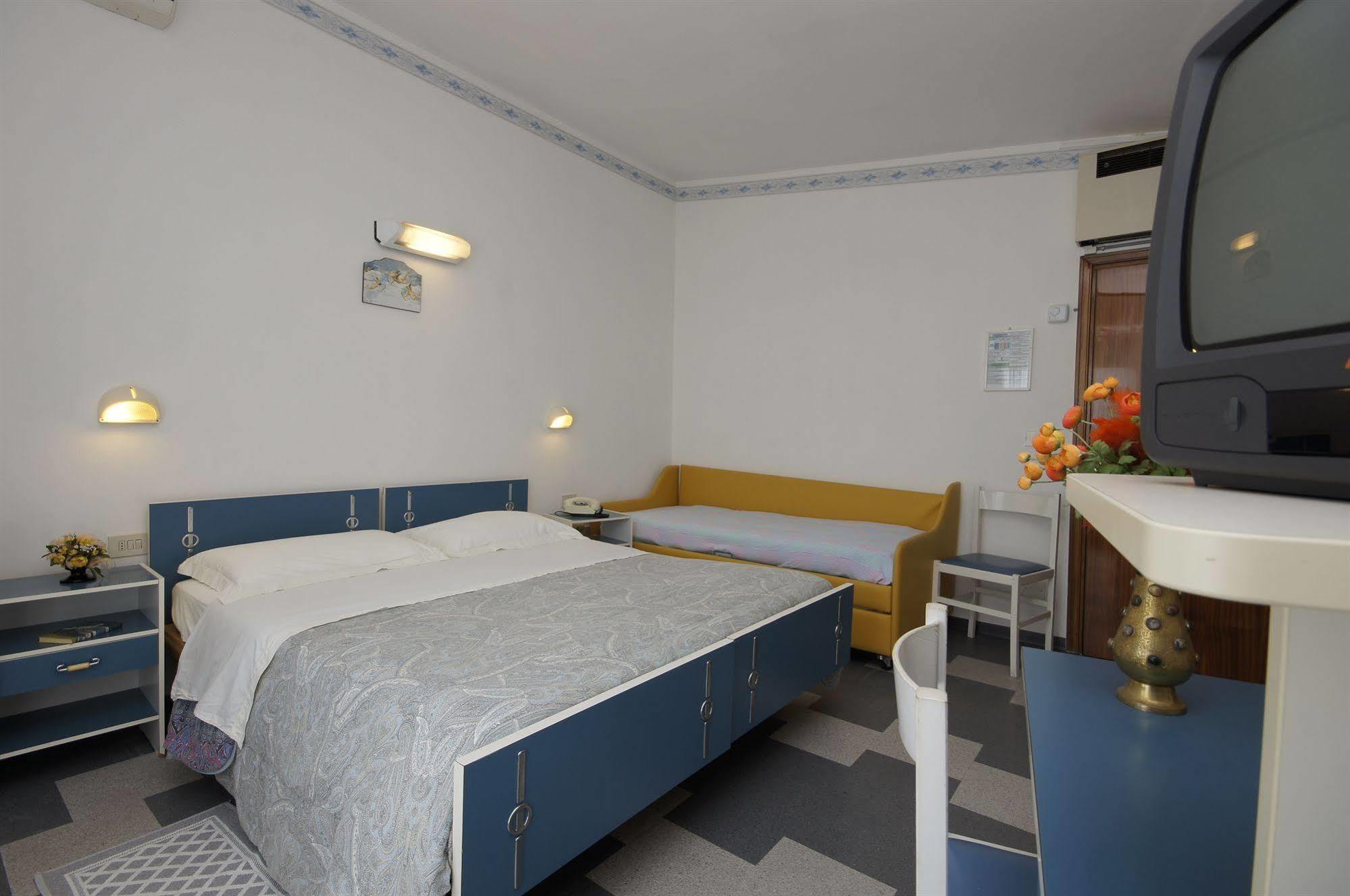 Hotel Victory Cesenatico Extérieur photo