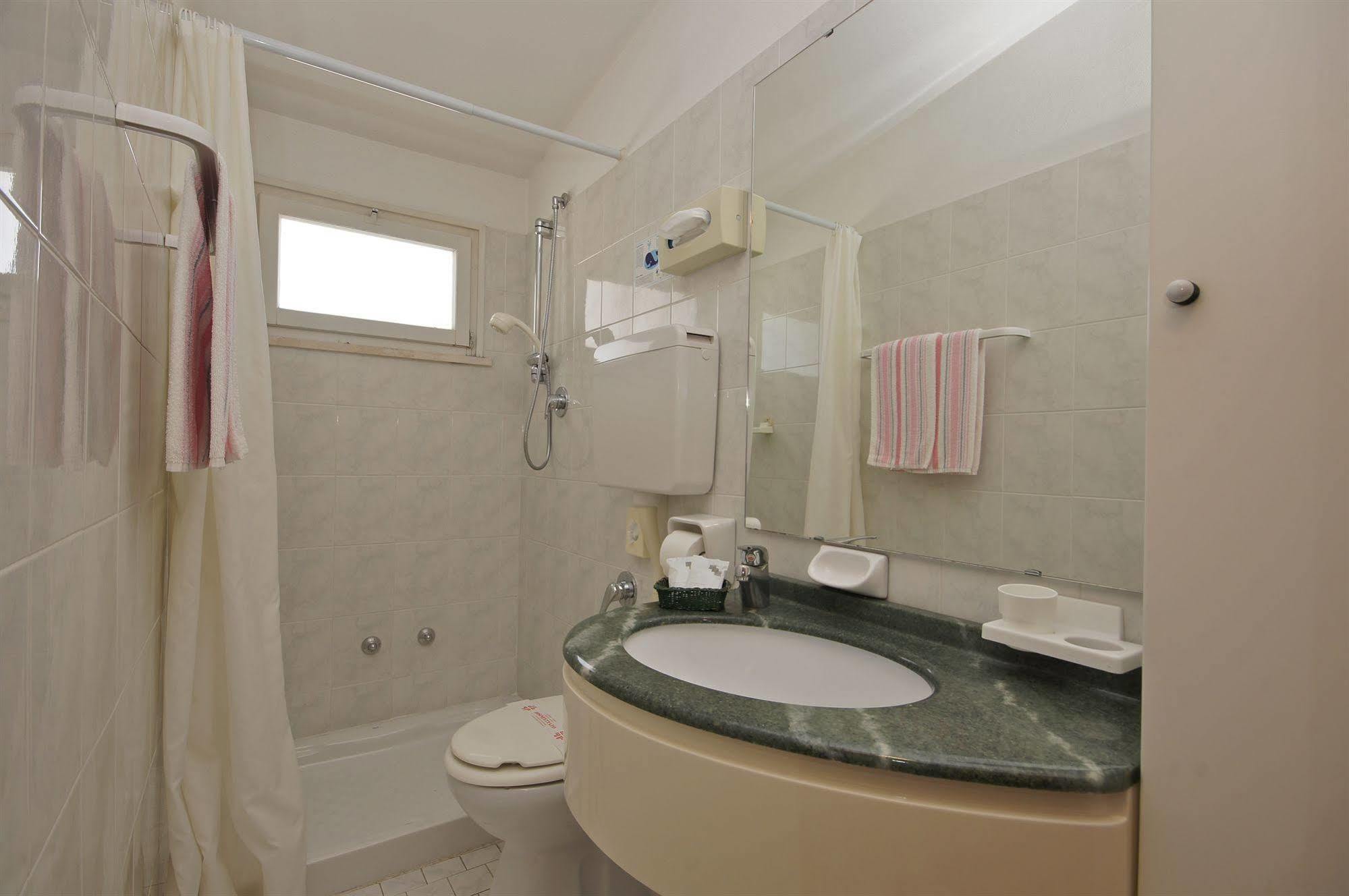 Hotel Victory Cesenatico Extérieur photo